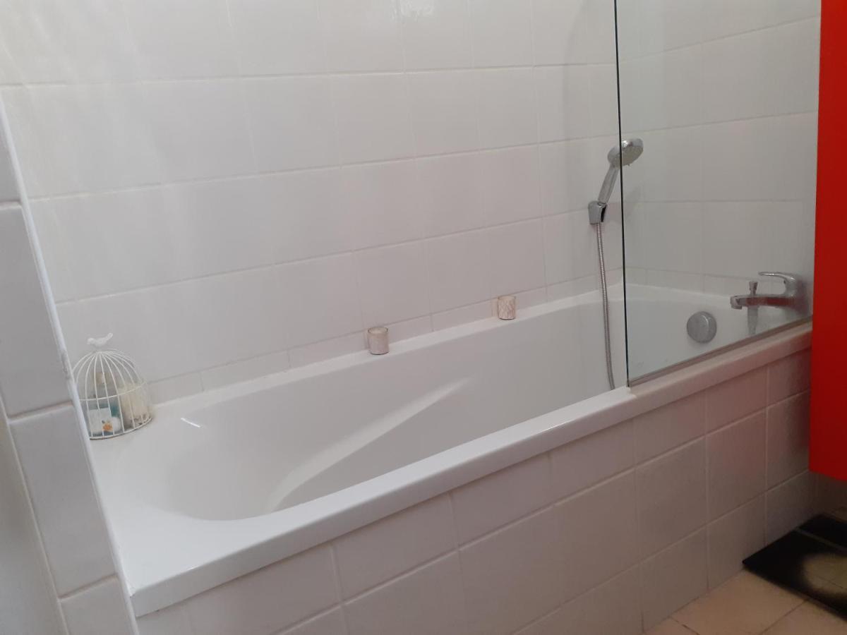 Appartement situé dans les Alpilles Mouries Exterior foto